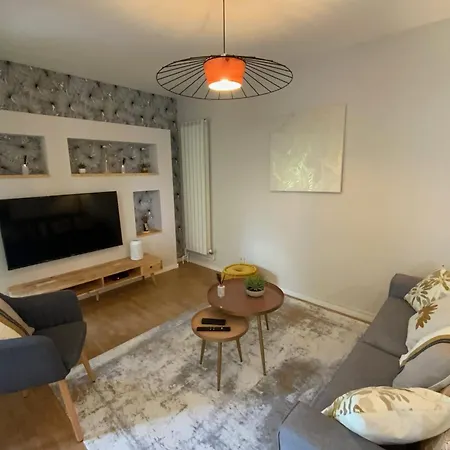 Aesthetics - 2 Bedrooms And Secure Parking!