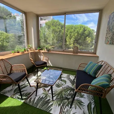 Aesthetics - 2 Bedrooms And Secure Parking! *